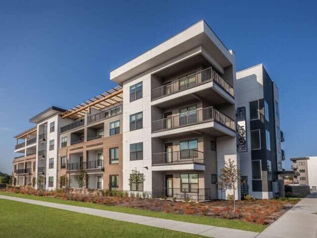 Cozysuites Spacious 2Br Next To Whole Foods Indianapolis Exterior photo